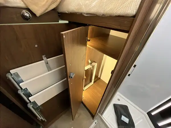 FRANKIA F-LINE (24/29)