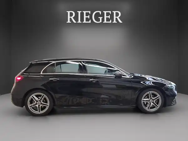 MERCEDES-BENZ A 180 (14/25)