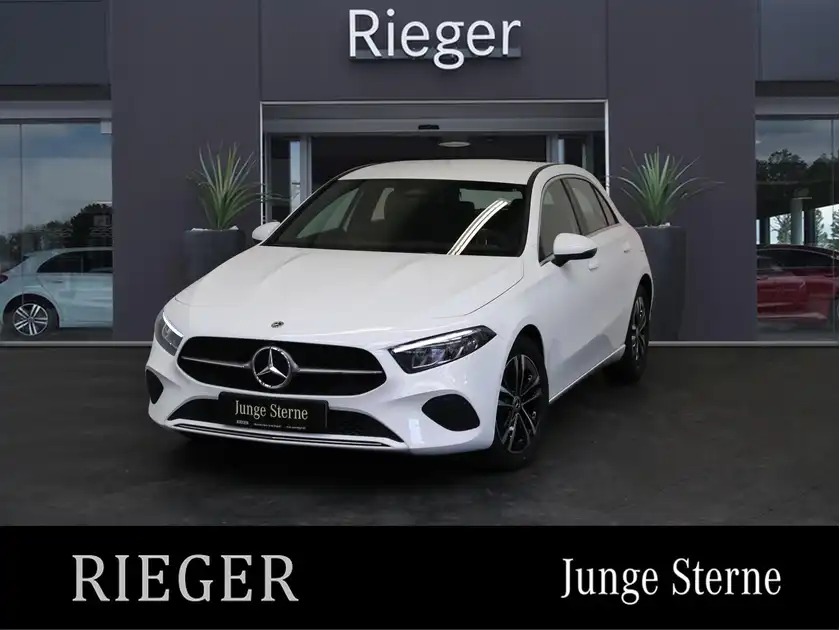 MERCEDES-BENZ A 180 (1/23)