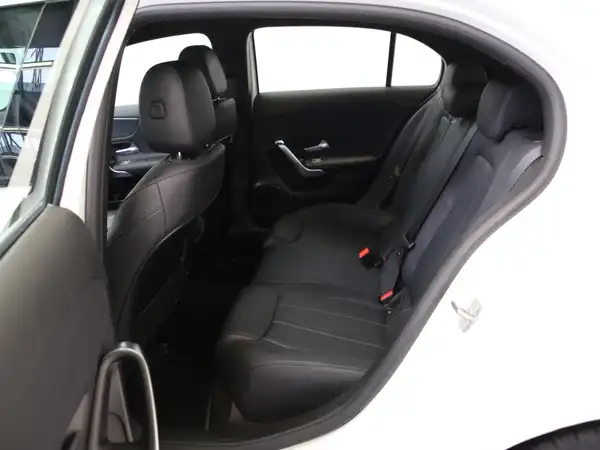 MERCEDES-BENZ A 180 (16/23)