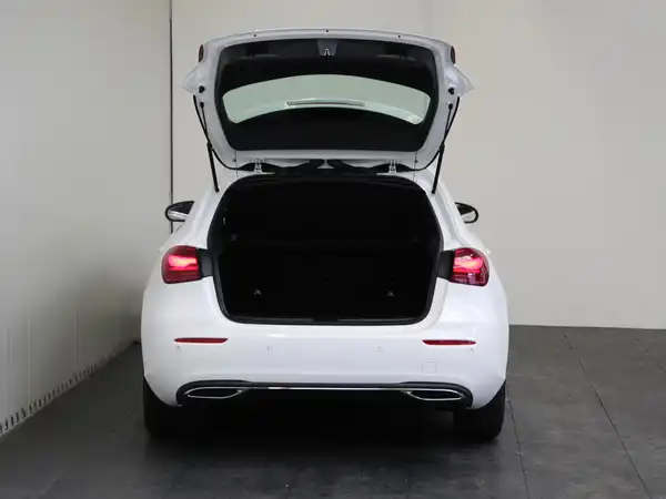 MERCEDES-BENZ A 180 (17/23)