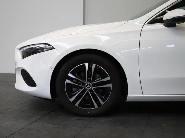 MERCEDES-BENZ A 180 (3/23)