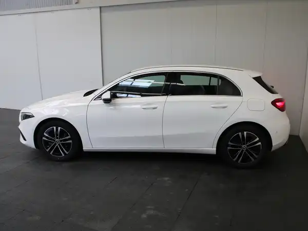 MERCEDES-BENZ A 180 (4/23)