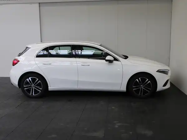 MERCEDES-BENZ A 180 (6/23)