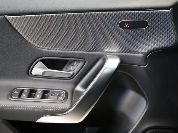 MERCEDES-BENZ A 180 (9/23)