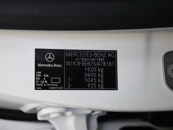 MERCEDES-BENZ A 180 (10/23)