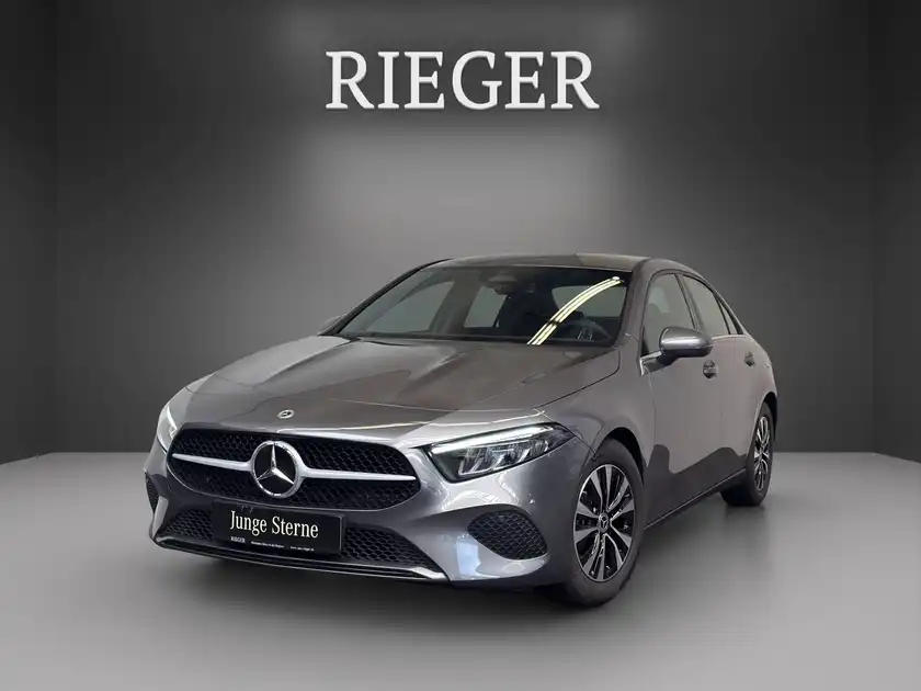 MERCEDES-BENZ A 180 (1/23)