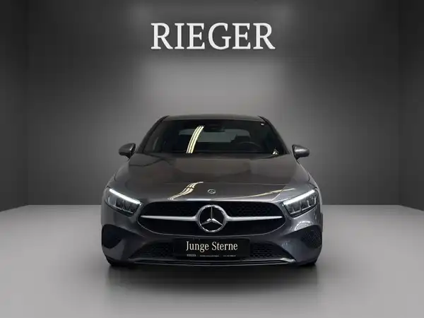 MERCEDES-BENZ A 180 (2/23)