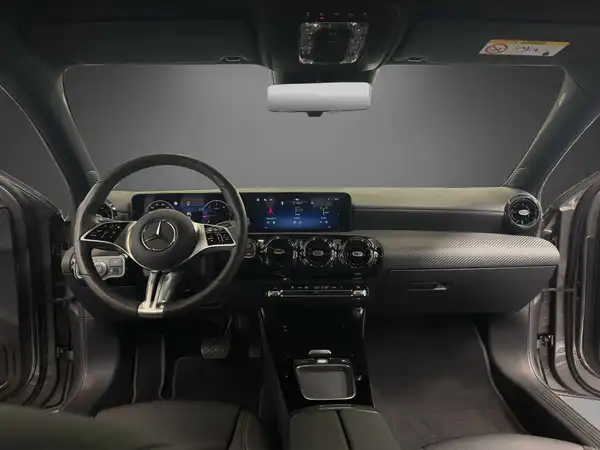 MERCEDES-BENZ A 180 (18/23)
