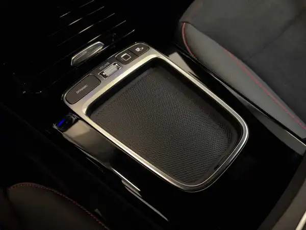 MERCEDES-BENZ A 200 (16/24)