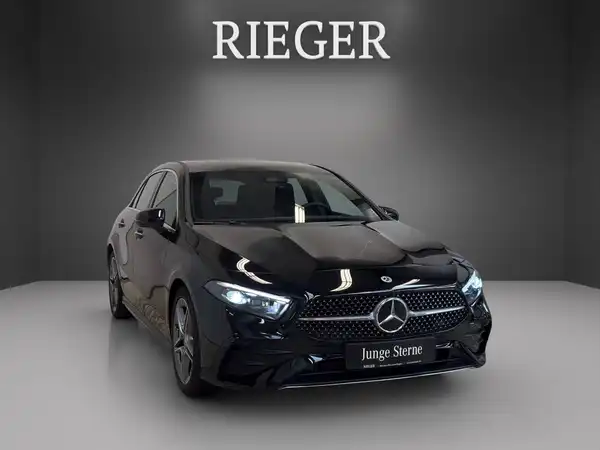 MERCEDES-BENZ A 200 (3/24)
