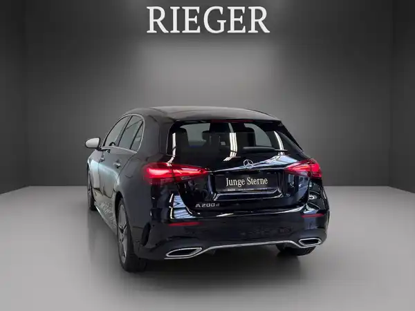 MERCEDES-BENZ A 200 (9/24)