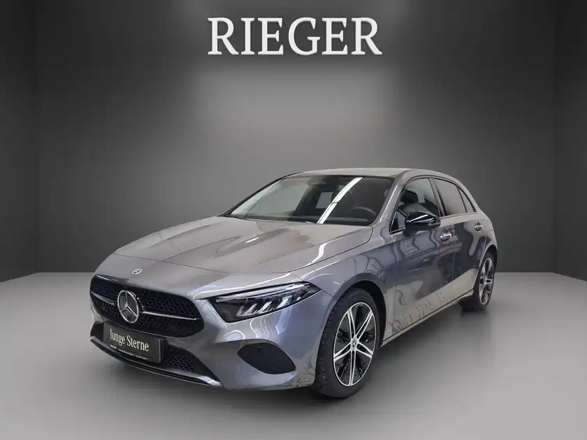 MERCEDES-BENZ A 180 (1/23)