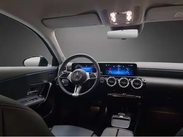 MERCEDES-BENZ A 180 (16/23)