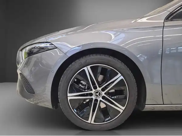 MERCEDES-BENZ A 180 (4/23)