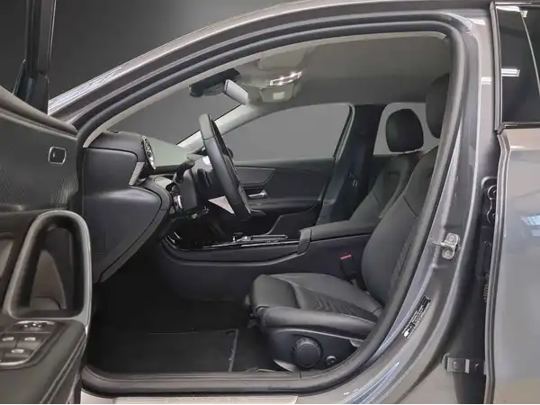 MERCEDES-BENZ A 180 (7/23)