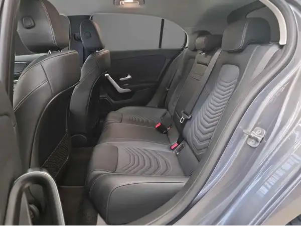 MERCEDES-BENZ A 180 (8/23)