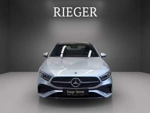 MERCEDES-BENZ A 180 (2/25)