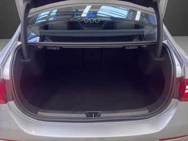 MERCEDES-BENZ A 180 (11/25)