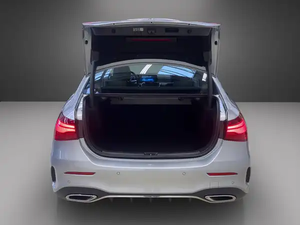 MERCEDES-BENZ A 180 (12/25)