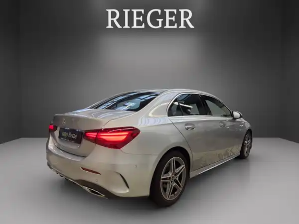 MERCEDES-BENZ A 180 (13/25)