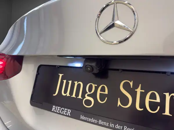 MERCEDES-BENZ A 180 (16/25)