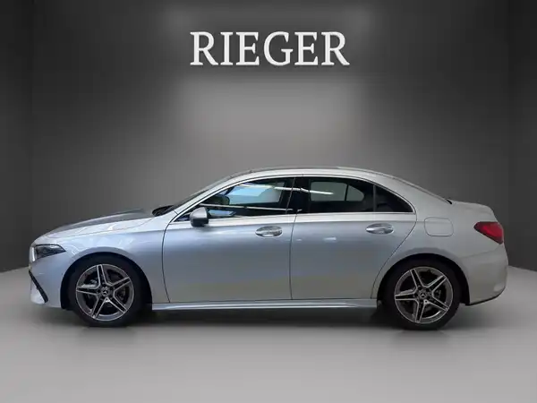 MERCEDES-BENZ A 180 (5/25)