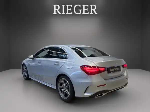 MERCEDES-BENZ A 180 (9/25)