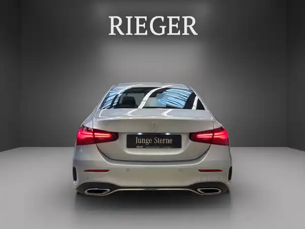 MERCEDES-BENZ A 180 (10/25)