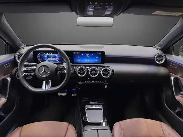 MERCEDES-BENZ A 180 (18/25)