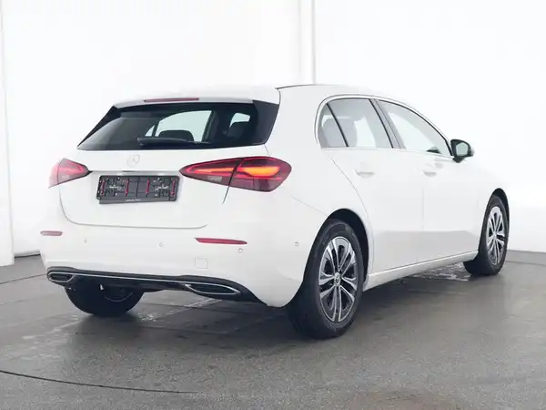 MERCEDES-BENZ A 180 (4/14)