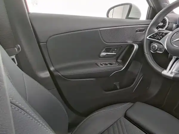 MERCEDES-BENZ A 180 (5/14)