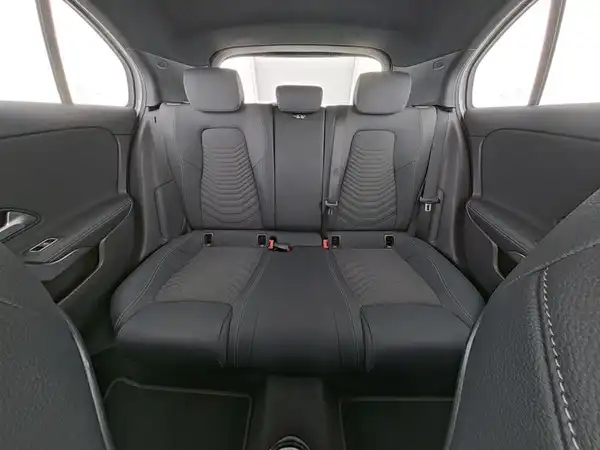 MERCEDES-BENZ A 180 (9/14)