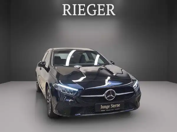 MERCEDES-BENZ A 180 (3/25)