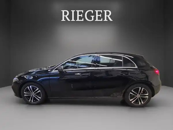 MERCEDES-BENZ A 180 (5/25)