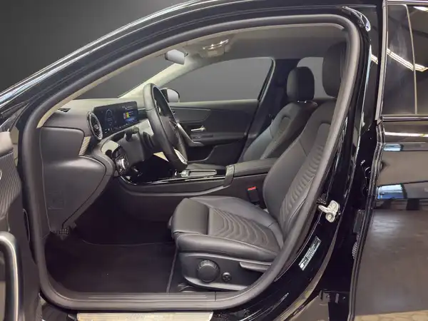 MERCEDES-BENZ A 180 (7/25)