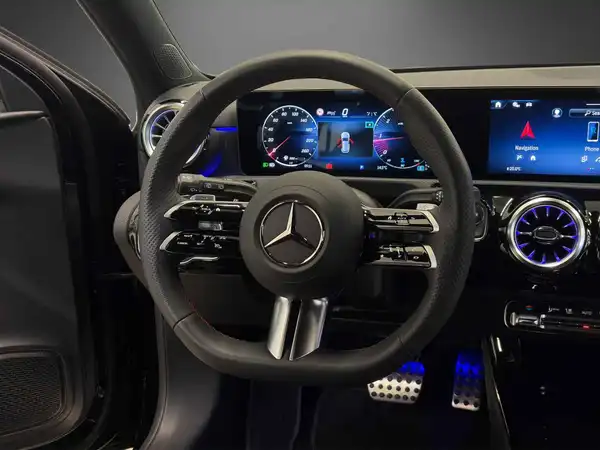 MERCEDES-BENZ A 200 (19/23)