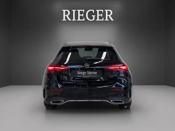 MERCEDES-BENZ A 200 (10/23)