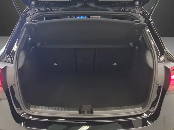 MERCEDES-BENZ A 180 (11/26)
