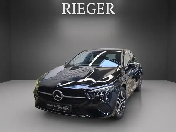 MERCEDES-BENZ A 180 (1/25)