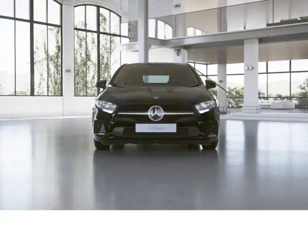 MERCEDES-BENZ A 180 (2/16)