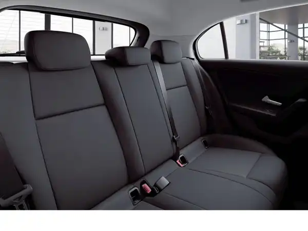 MERCEDES-BENZ A 180 (10/16)