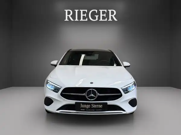 MERCEDES-BENZ A 180 (2/25)