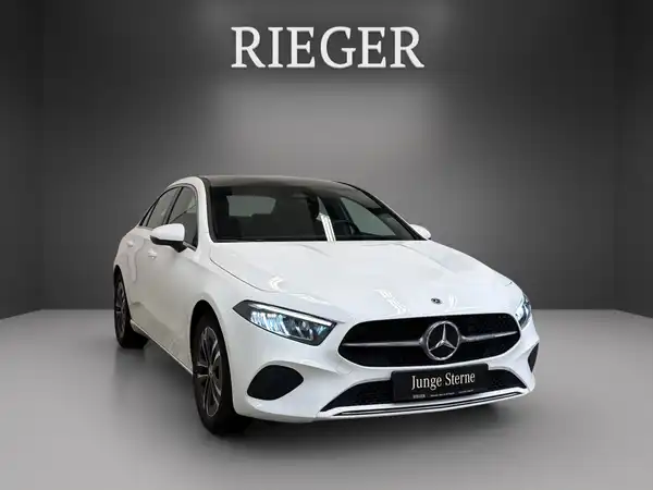 MERCEDES-BENZ A 180 (3/25)