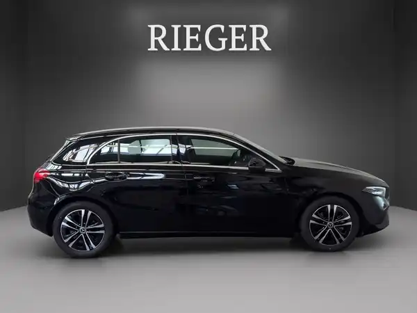 MERCEDES-BENZ A 180 (14/24)