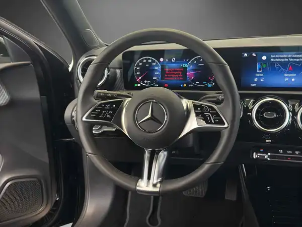 MERCEDES-BENZ A 180 (19/24)