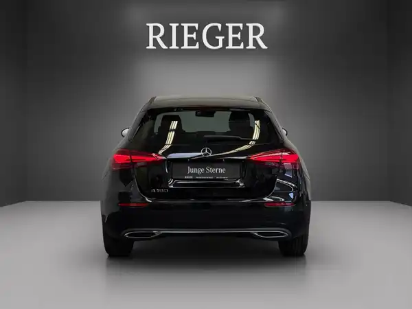 MERCEDES-BENZ A 180 (10/24)