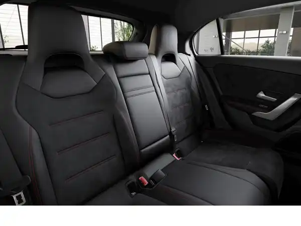 MERCEDES-BENZ A 200 (10/15)