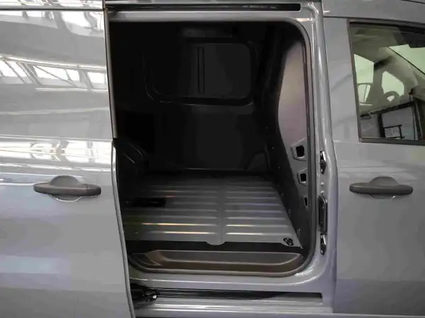 MERCEDES-BENZ ECITAN (13/19)