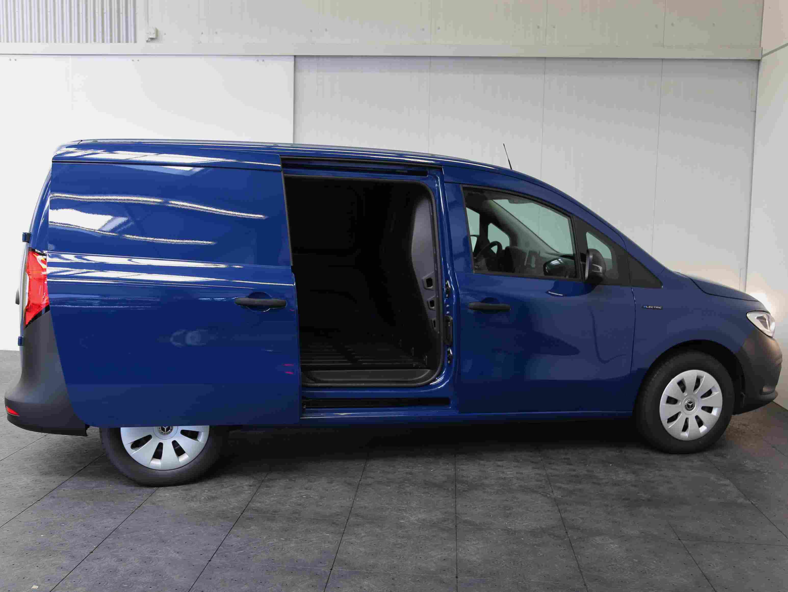 MERCEDES-BENZ ECITAN (6/23)